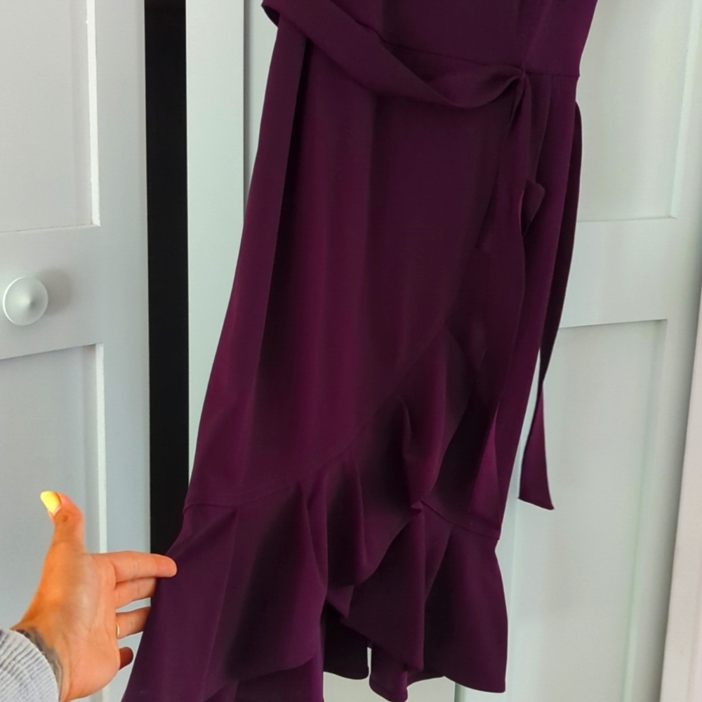 Dress - Picture 3 of 3